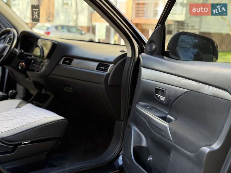 Внедорожник / Кроссовер Mitsubishi Outlander 2014 в Ивано-Франковске