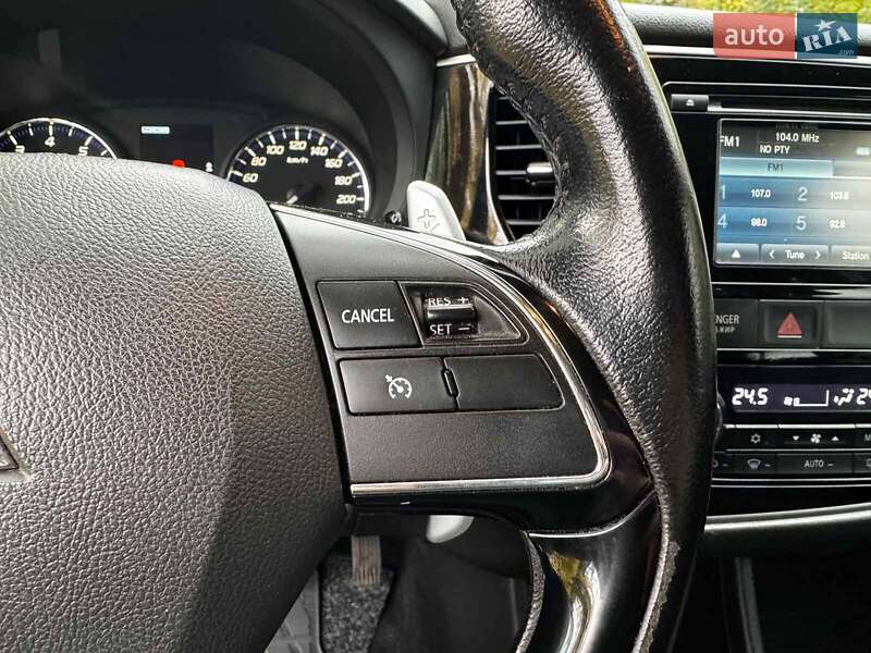 Внедорожник / Кроссовер Mitsubishi Outlander 2016 в Киеве фото 16 Внедорожник / Кроссовер Mitsubishi Outlander 2016 в Киеве