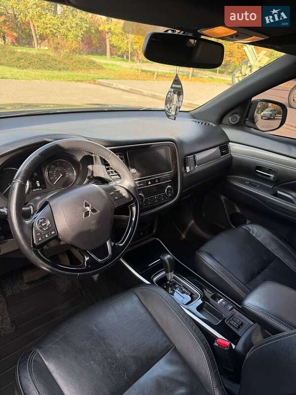 Позашляховик / Кросовер Mitsubishi Outlander 2019 в Кривому Розі фото 17 Позашляховик / Кросовер Mitsubishi Outlander 2019 в Кривому Розі