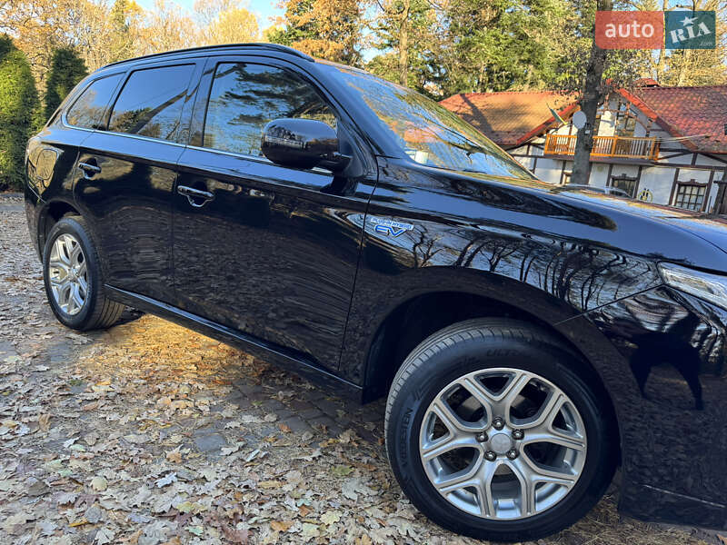 Внедорожник / Кроссовер Mitsubishi Outlander 2014 в Дрогобыче