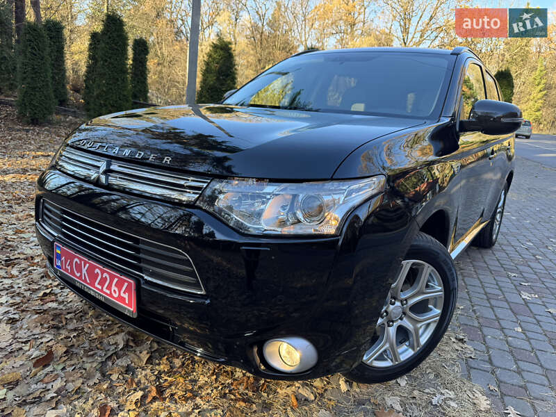 Внедорожник / Кроссовер Mitsubishi Outlander 2014 в Дрогобыче