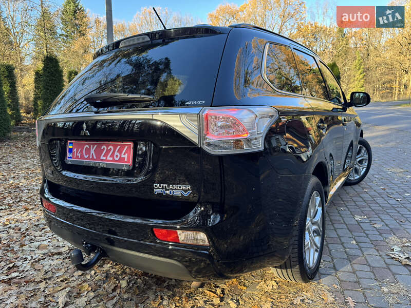 Внедорожник / Кроссовер Mitsubishi Outlander 2014 в Дрогобыче