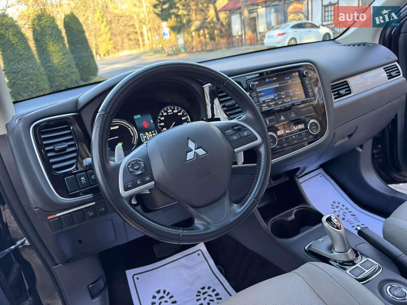 Внедорожник / Кроссовер Mitsubishi Outlander 2014 в Дрогобыче