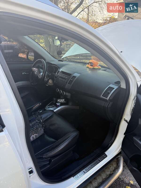 Внедорожник / Кроссовер Mitsubishi Outlander 2008 в Харькове фото 16 Внедорожник / Кроссовер Mitsubishi Outlander 2008 в Харькове