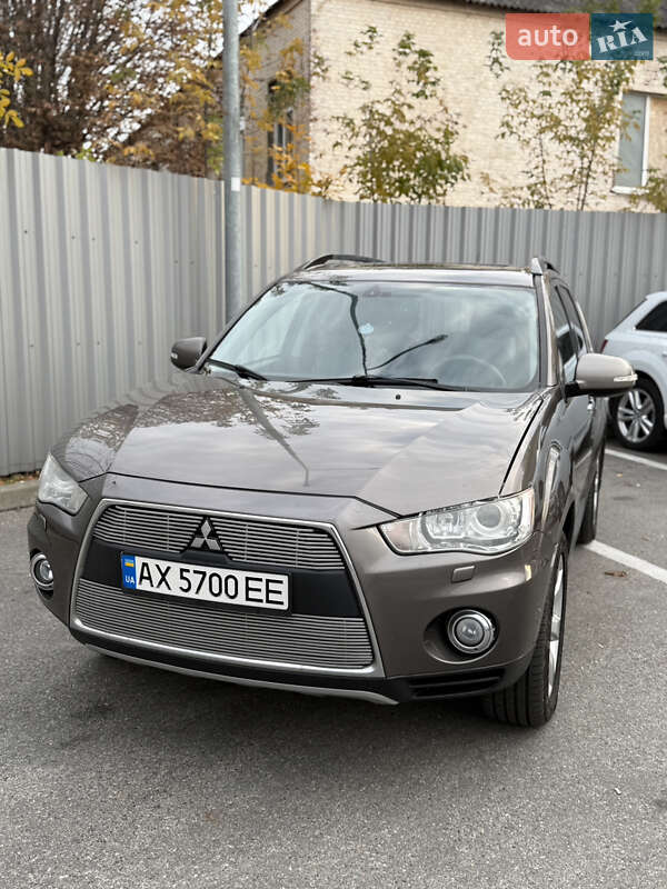Mitsubishi Outlander 2012