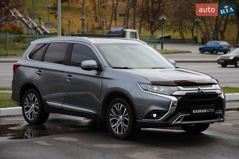 Позашляховик / Кросовер Mitsubishi Outlander 2017 в Харкові