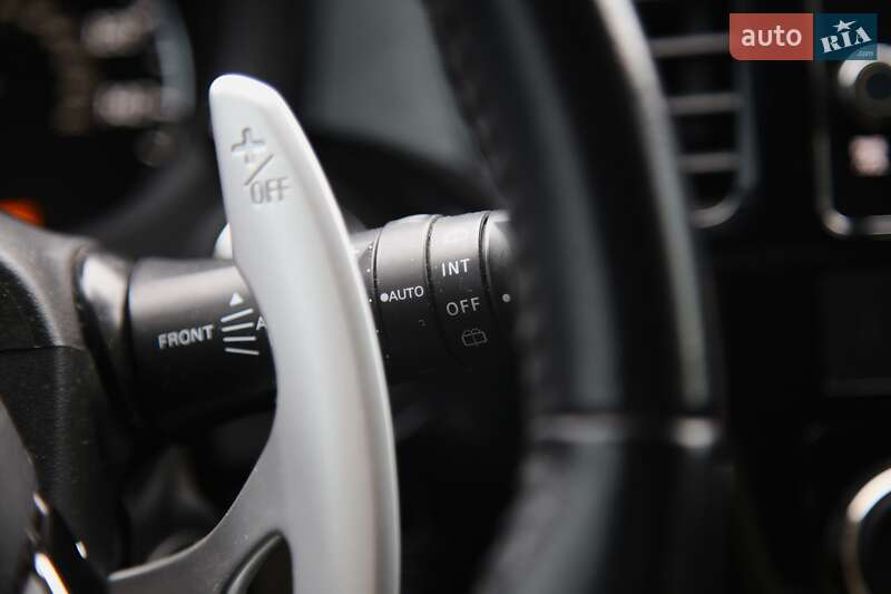 Позашляховик / Кросовер Mitsubishi Outlander 2017 в Харкові