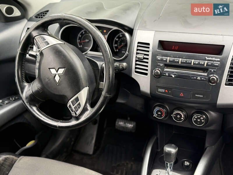 Позашляховик / Кросовер Mitsubishi Outlander 2009 в Чернівцях фото 15 Позашляховик / Кросовер Mitsubishi Outlander 2009 в Чернівцях
