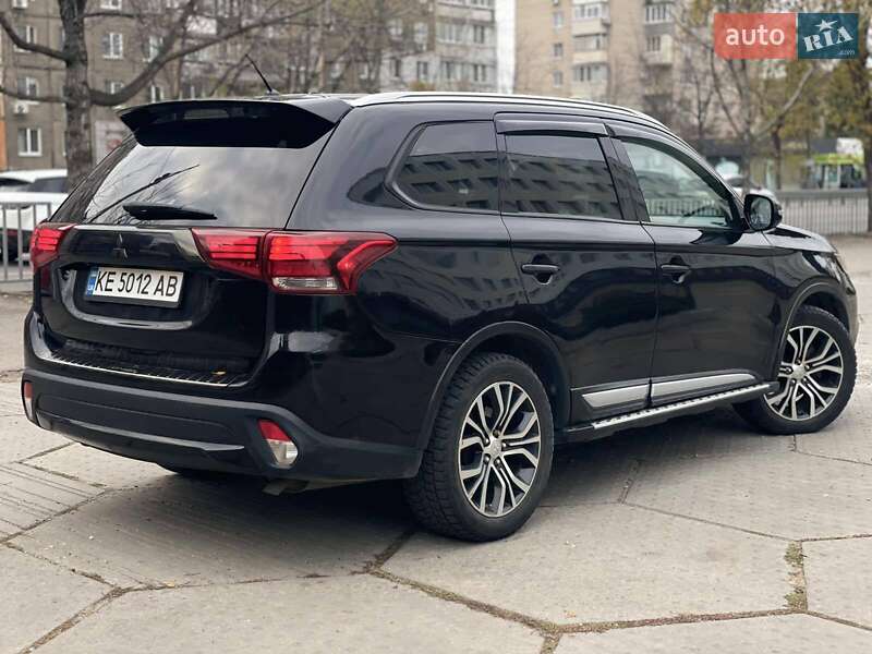 Внедорожник / Кроссовер Mitsubishi Outlander 2015 в Днепре фото 4 Внедорожник / Кроссовер Mitsubishi Outlander 2015 в Днепре