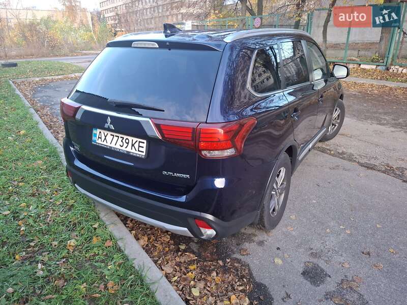 Внедорожник / Кроссовер Mitsubishi Outlander 2017 в Харькове