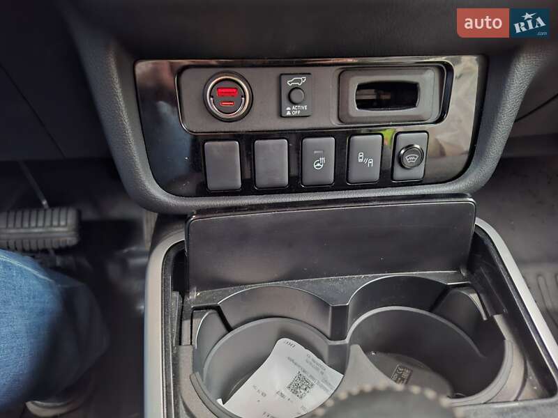 Внедорожник / Кроссовер Mitsubishi Outlander 2017 в Харькове