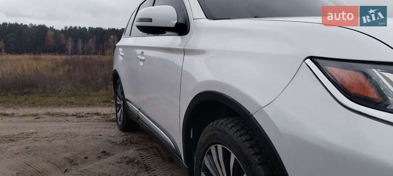 Внедорожник / Кроссовер Mitsubishi Outlander 2018 в Шостке фото 9 Внедорожник / Кроссовер Mitsubishi Outlander 2018 в Шостке