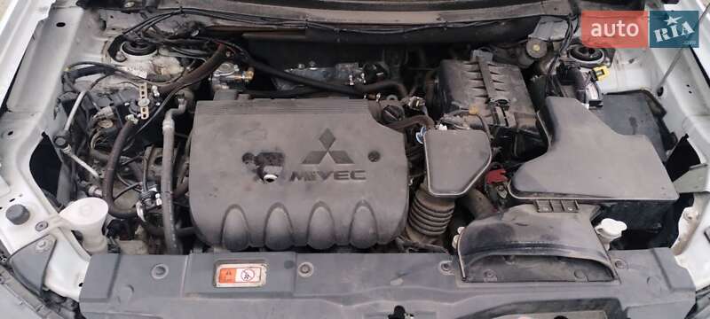 Внедорожник / Кроссовер Mitsubishi Outlander 2018 в Шостке фото 21 Внедорожник / Кроссовер Mitsubishi Outlander 2018 в Шостке