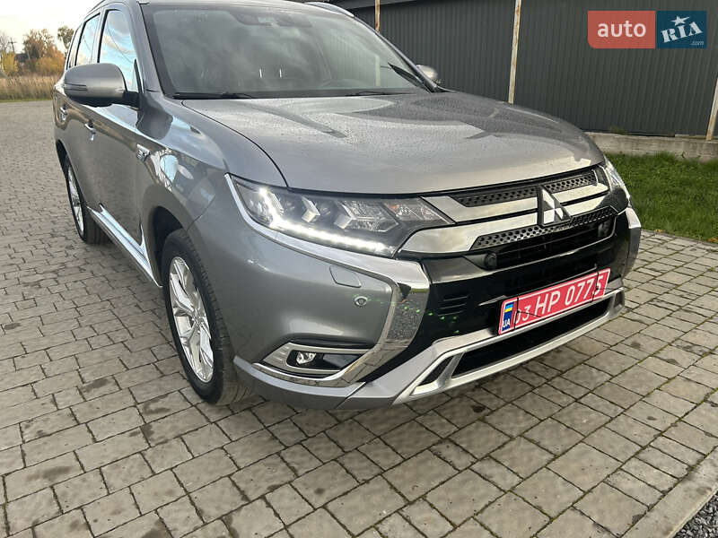 Mitsubishi Outlander 2020