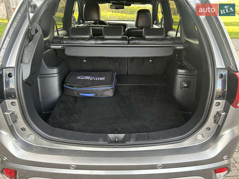 Внедорожник / Кроссовер Mitsubishi Outlander 2020 в Буске