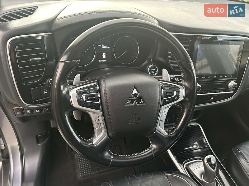 Внедорожник / Кроссовер Mitsubishi Outlander 2020 в Буске