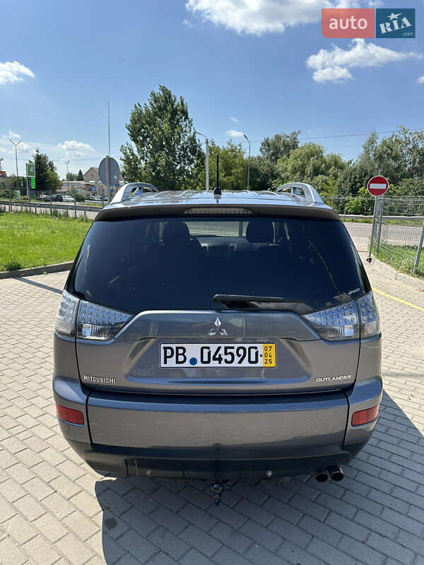 Внедорожник / Кроссовер Mitsubishi Outlander 2008 в Кременце