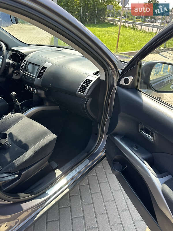 Внедорожник / Кроссовер Mitsubishi Outlander 2008 в Кременце