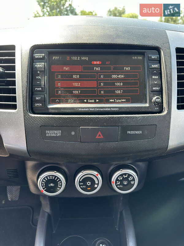 Внедорожник / Кроссовер Mitsubishi Outlander 2008 в Кременце