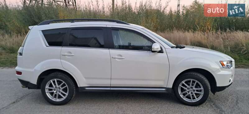 Внедорожник / Кроссовер Mitsubishi Outlander 2011 в Львове фото 3 Внедорожник / Кроссовер Mitsubishi Outlander 2011 в Львове