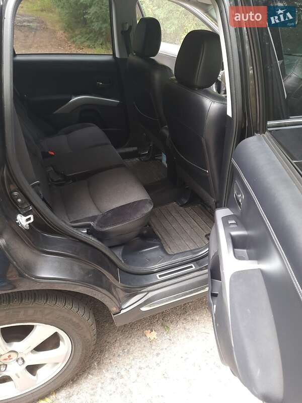 Позашляховик / Кросовер Mitsubishi Outlander 2009 в Новоархангельську