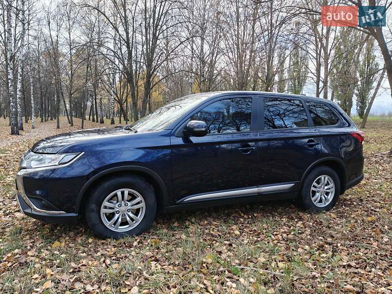 Позашляховик / Кросовер Mitsubishi Outlander 2021 в Сумах
