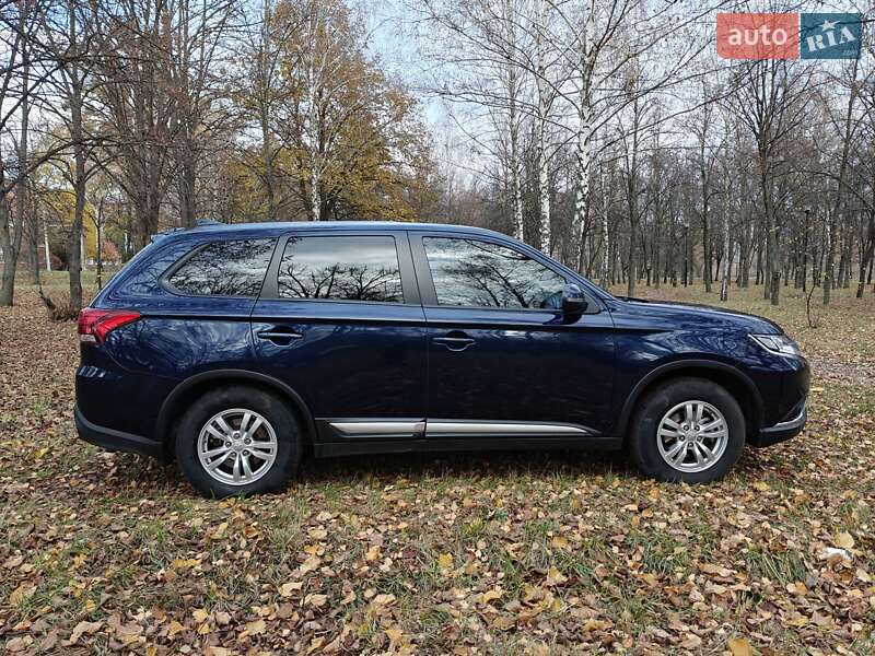 Позашляховик / Кросовер Mitsubishi Outlander 2021 в Сумах