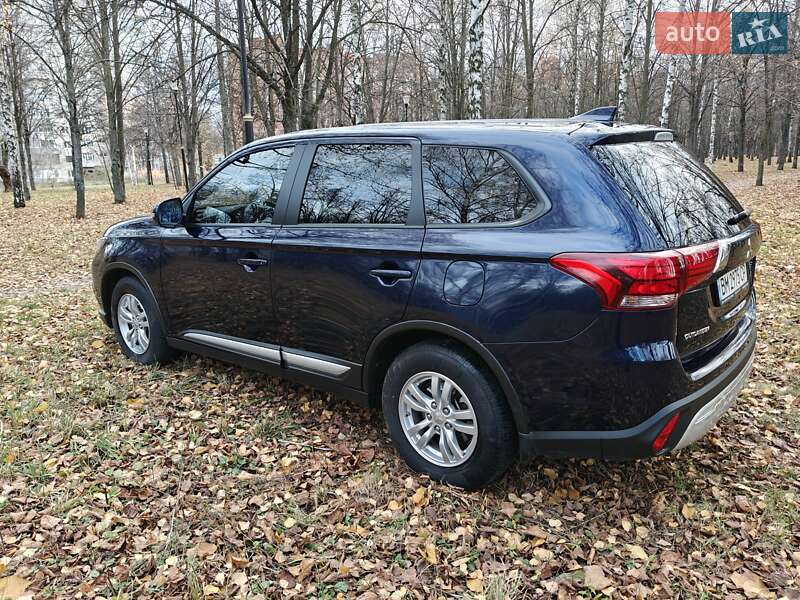 Позашляховик / Кросовер Mitsubishi Outlander 2021 в Сумах