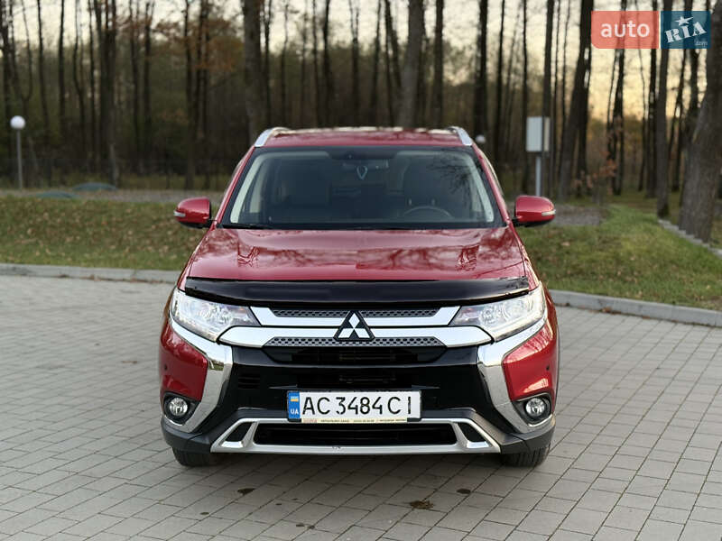 Внедорожник / Кроссовер Mitsubishi Outlander 2018 в Ковеле