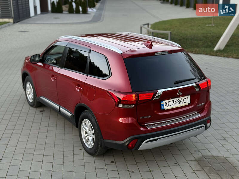 Внедорожник / Кроссовер Mitsubishi Outlander 2018 в Ковеле