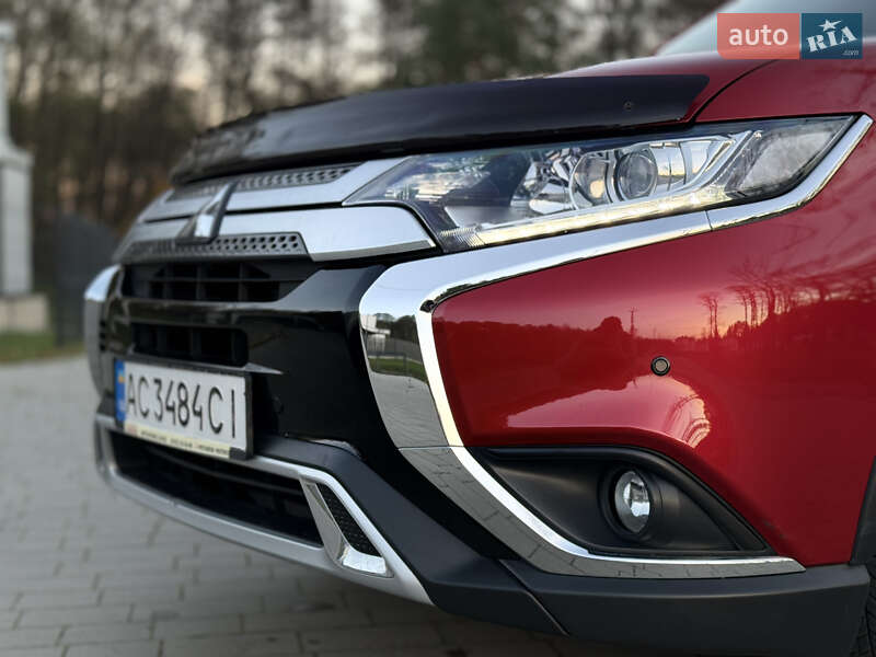 Внедорожник / Кроссовер Mitsubishi Outlander 2018 в Ковеле