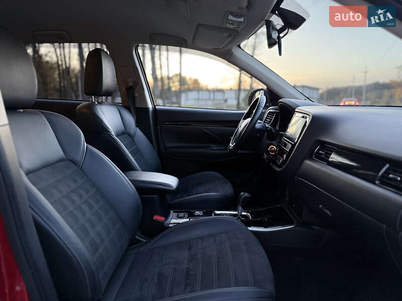 Внедорожник / Кроссовер Mitsubishi Outlander 2018 в Ковеле