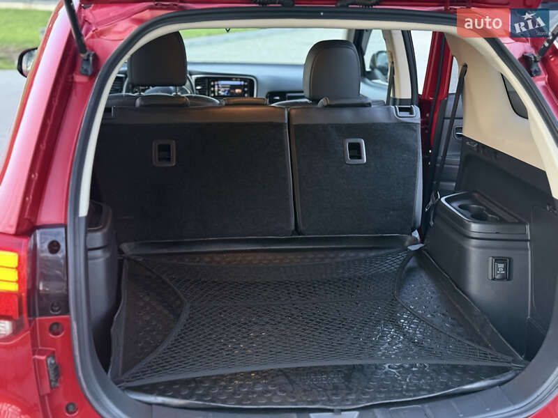 Внедорожник / Кроссовер Mitsubishi Outlander 2018 в Ковеле