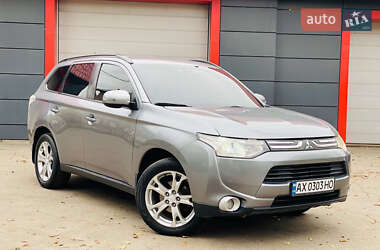 Внедорожник / Кроссовер Mitsubishi Outlander 2012 в Харькове