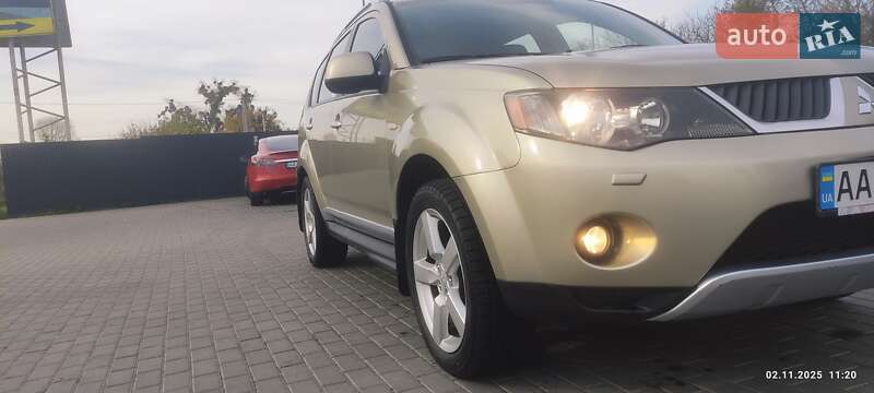 Внедорожник / Кроссовер Mitsubishi Outlander 2009 в Киеве