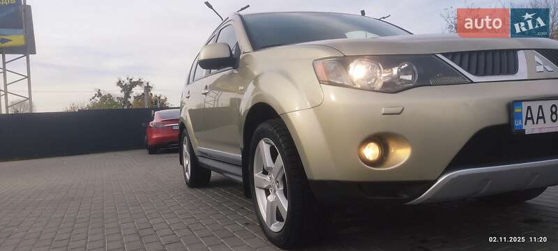 Внедорожник / Кроссовер Mitsubishi Outlander 2009 в Киеве