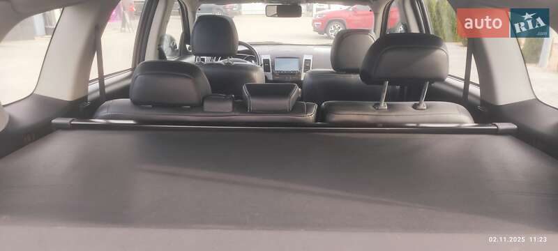 Внедорожник / Кроссовер Mitsubishi Outlander 2009 в Киеве