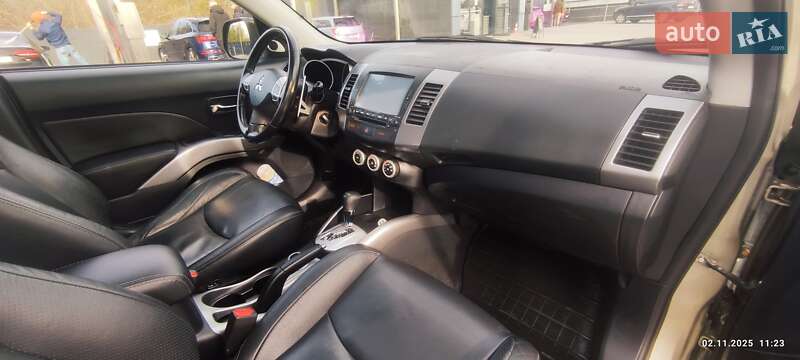 Внедорожник / Кроссовер Mitsubishi Outlander 2009 в Киеве