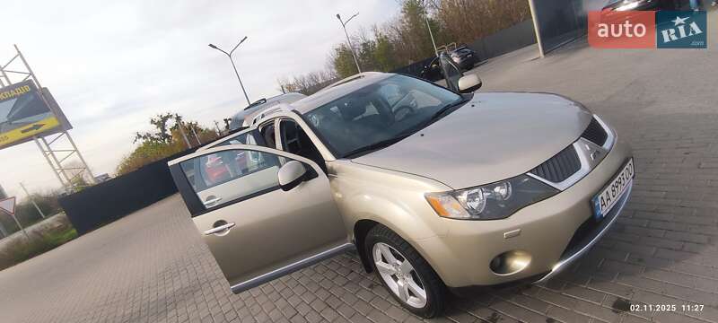 Внедорожник / Кроссовер Mitsubishi Outlander 2009 в Киеве