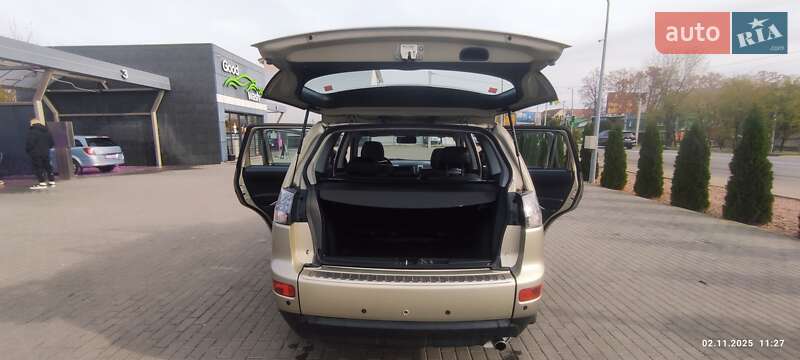 Внедорожник / Кроссовер Mitsubishi Outlander 2009 в Киеве