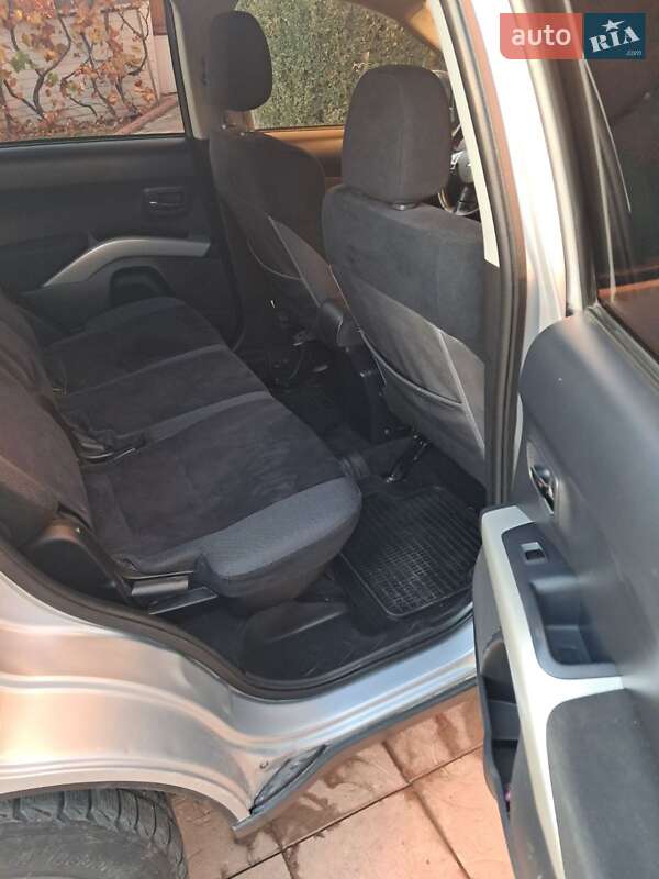 Внедорожник / Кроссовер Mitsubishi Outlander 2007 в Глыбокой