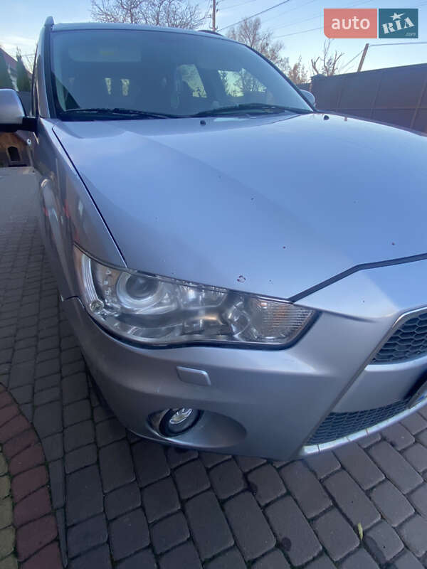 Внедорожник / Кроссовер Mitsubishi Outlander 2010 в Мостиске