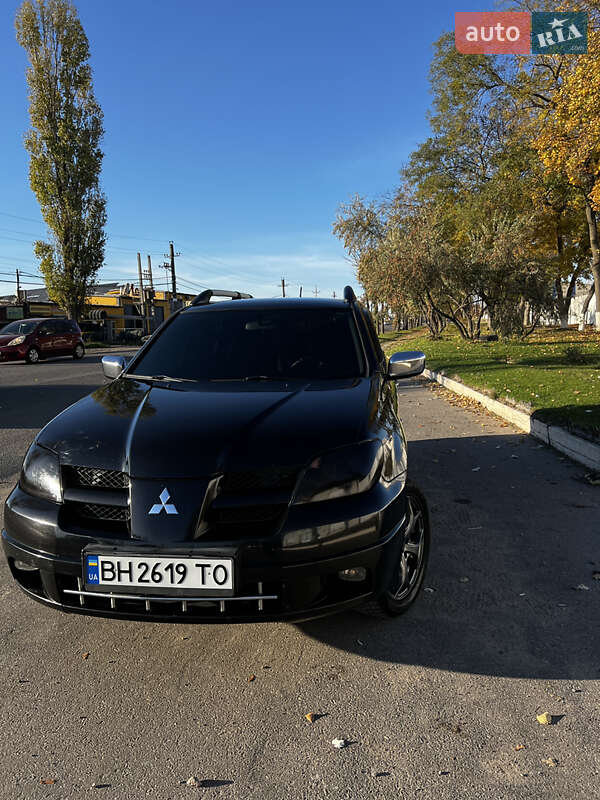 Позашляховик / Кросовер Mitsubishi Outlander 2003 в Одесі