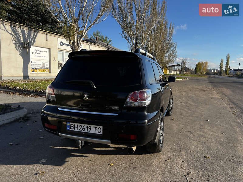 Позашляховик / Кросовер Mitsubishi Outlander 2003 в Одесі