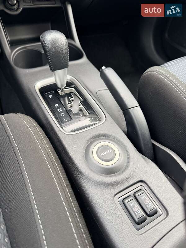 Внедорожник / Кроссовер Mitsubishi Outlander 2016 в Киеве