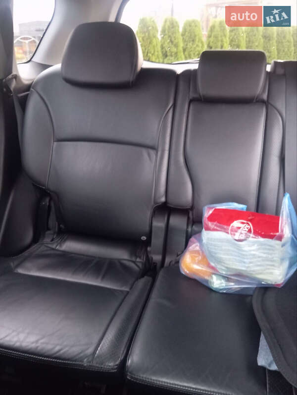 Позашляховик / Кросовер Mitsubishi Outlander 2011 в Мостиській