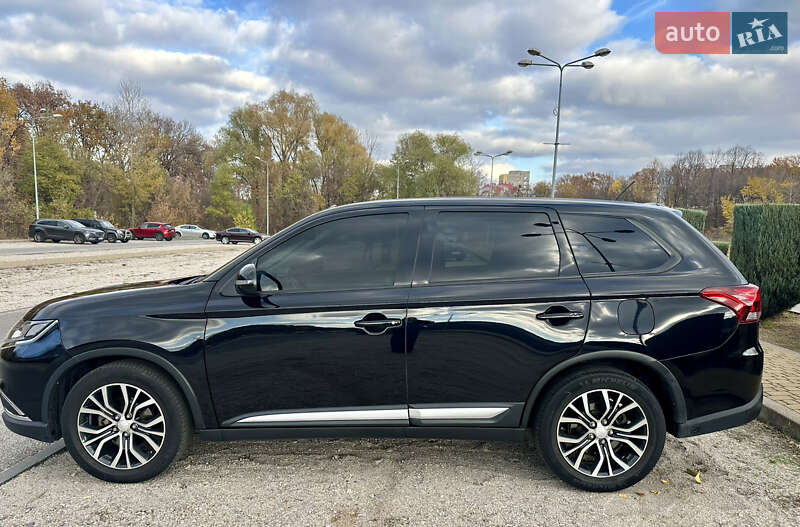 Внедорожник / Кроссовер Mitsubishi Outlander 2015 в Днепре