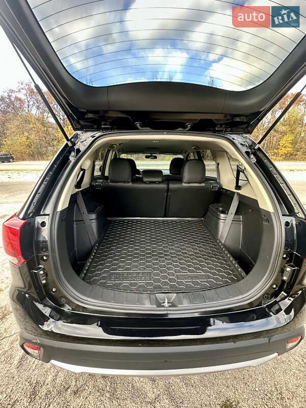 Внедорожник / Кроссовер Mitsubishi Outlander 2015 в Днепре