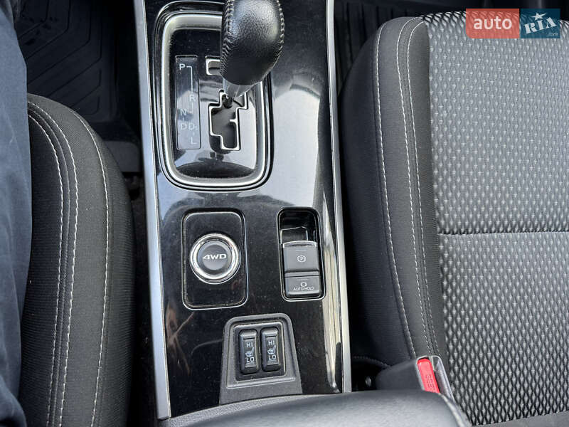 Внедорожник / Кроссовер Mitsubishi Outlander 2018 в Киеве