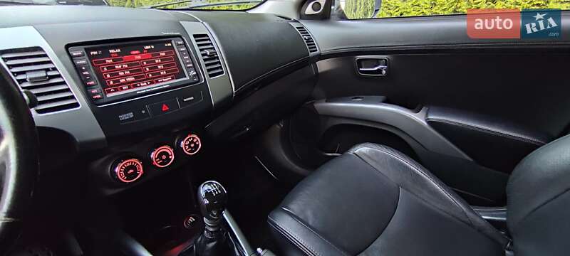 Внедорожник / Кроссовер Mitsubishi Outlander 2010 в Луцке